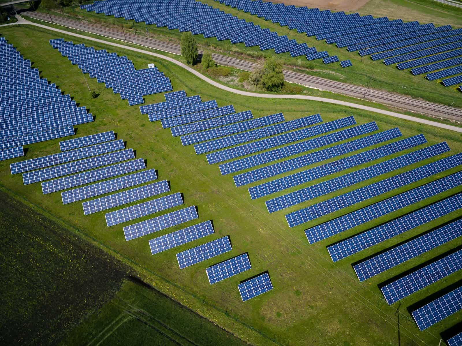 Luftaufnahmen eines Solarparks